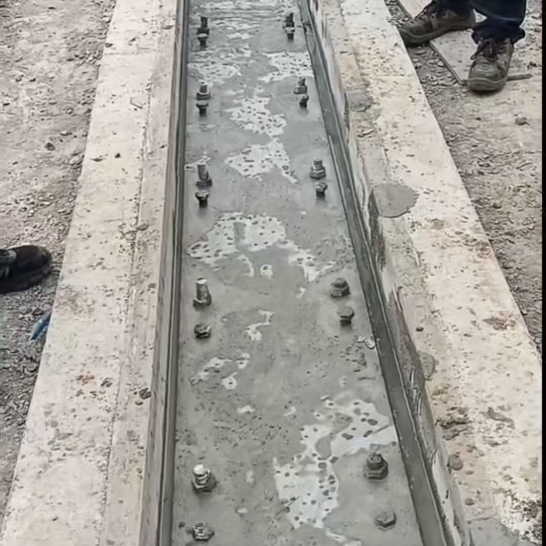 潍坊港口码头起重机龙门吊重型机械设备稳固用早强快凝轨道胶泥